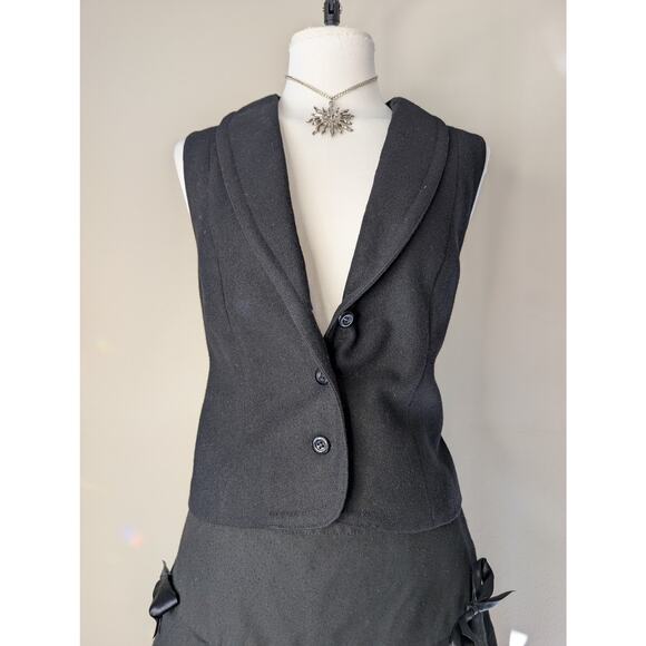 Vintage Black Sleeveless Vest - Picture 2 of 5